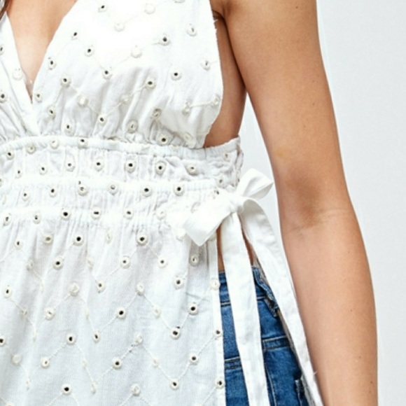 En Crème Eyelet Top - Picture 4 of 7